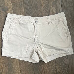 BKE by Buckle Women's Khaki Shorts Size 27 NWOT